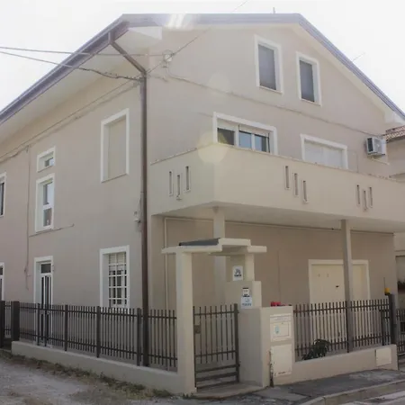 Maruru Dell'arte ベッド・アンド・ブレックファスト 3*